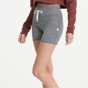 Vuori halo vintage short grey large
